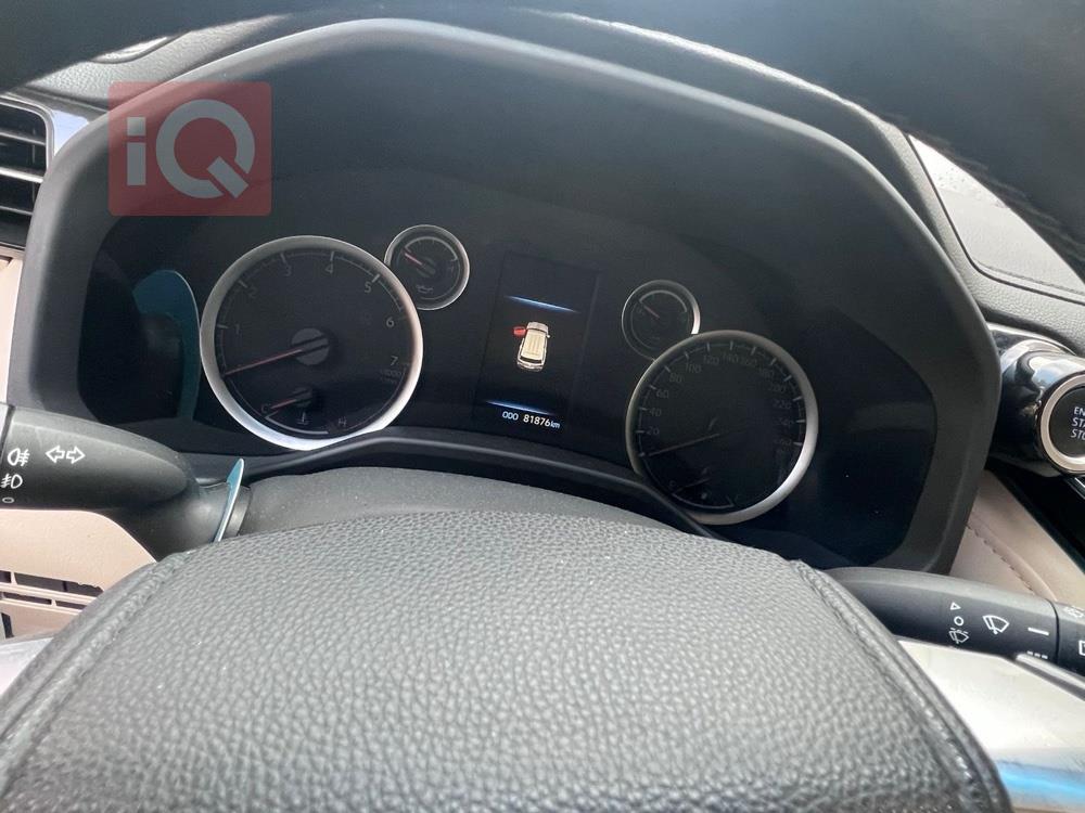 تۆیۆتا لاند کروزەر